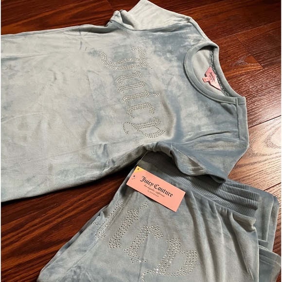 Juicy Couture Other - Juicy Couture  Short Sleeve Top & Bottom studded Logo Bottoms Loungewear PJ Set